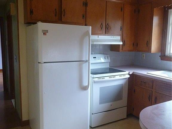 5th image of 52 Hopeworth Ave