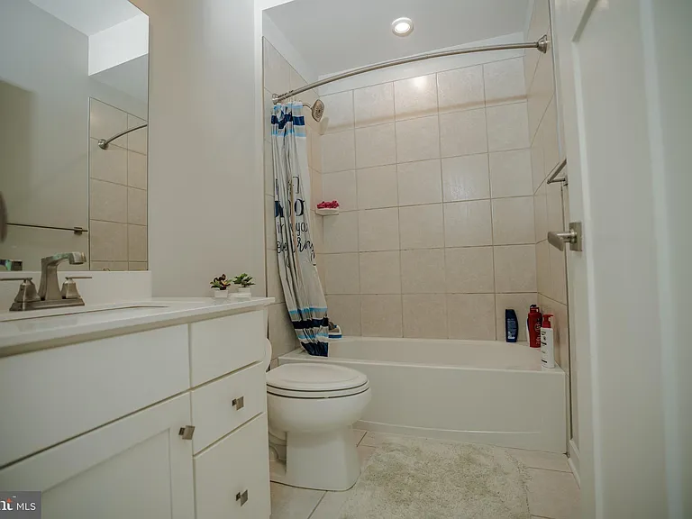 8210 Goldstone Ct — Photo 21