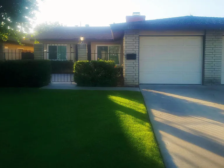 886 S Ponderosa St — Photo 2