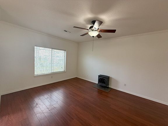 3rd image of 2934 SW Cascade Ave