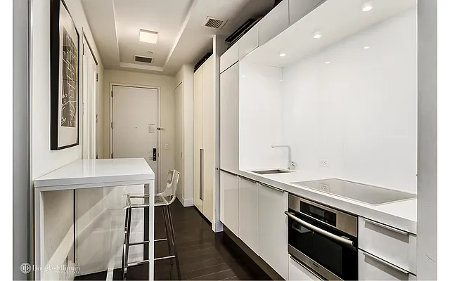 Rented by Douglas Elliman | media 23