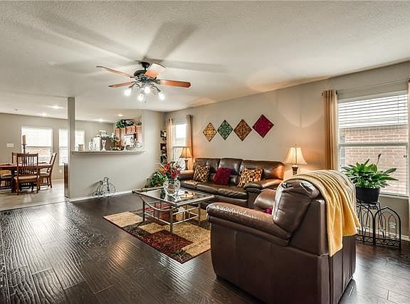 5th image of 709 Moss Glen Trl