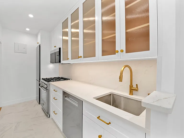 63 E 9th St #6M — Photo 6
