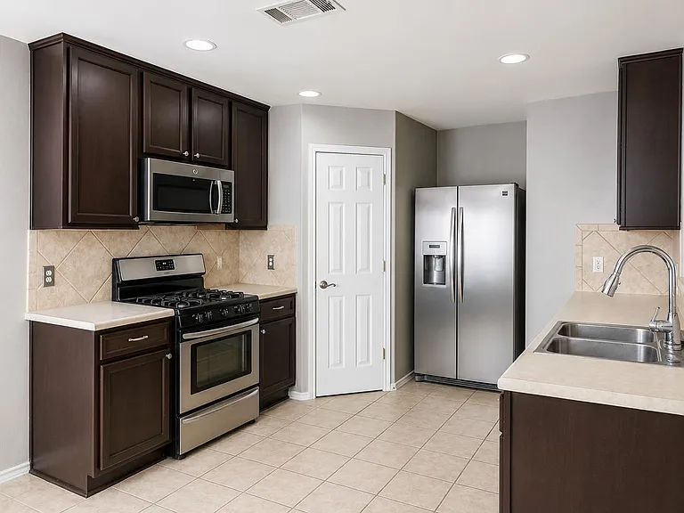 3931 Bonnie Ln — Photo 4