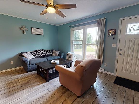 4th image of 304 Plymouth Pl