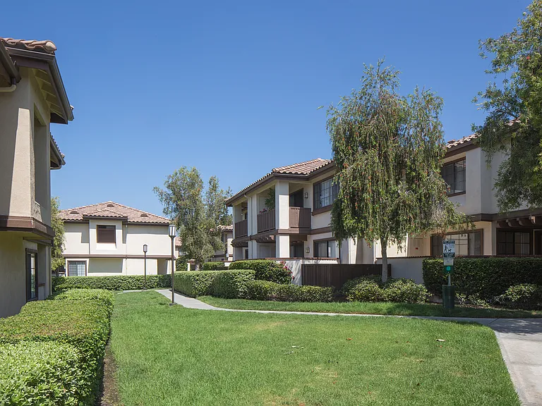 Rancho Tierra Apartment Homes — Photo 11