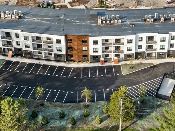 203 Lowell St #102, Wilmington, MA 01887