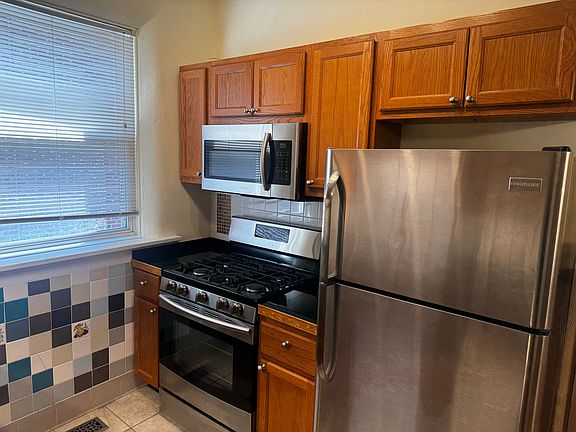 4th image of 2224 Blendon Pl #111