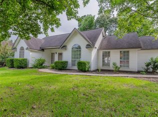 12711 Woodcreek Dr, Willis, TX 77318