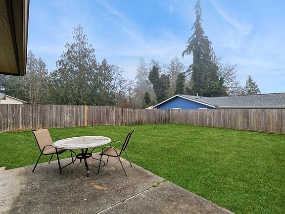 Large fully-fenced backyard