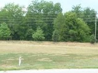 408 NW Greenview Ct, Lees Summit, MO 64064