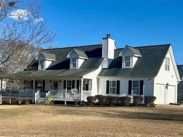 293 Pine Valley Dr, Powder Springs, GA 30127