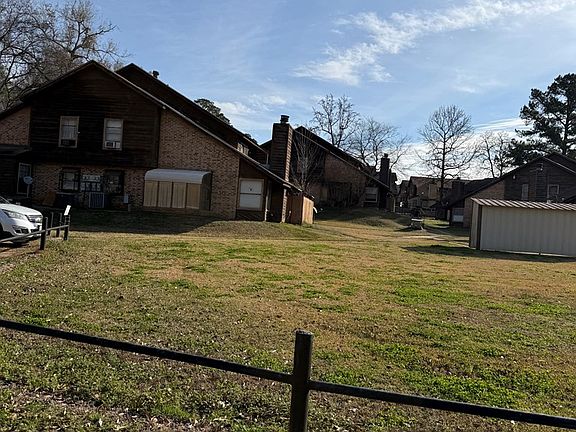 5th image of 3211 Pearl St