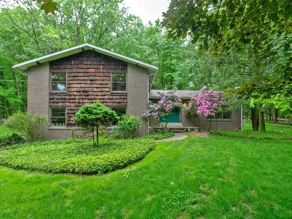 3476 Treeline Dr, Murrysville, PA 15668