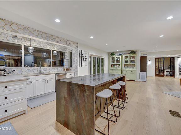 2nd image of 11203 N 51st Street