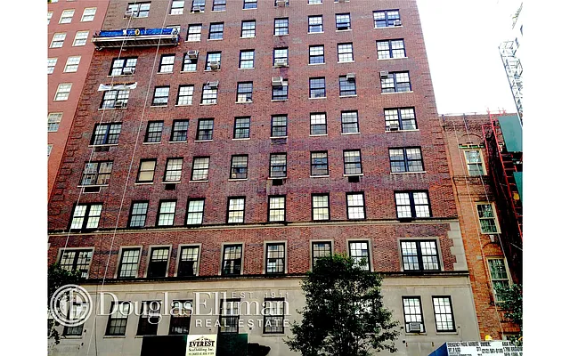 Rented by Douglas Elliman | media 18