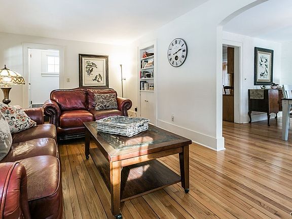 2nd image of 200 Homewood Dr