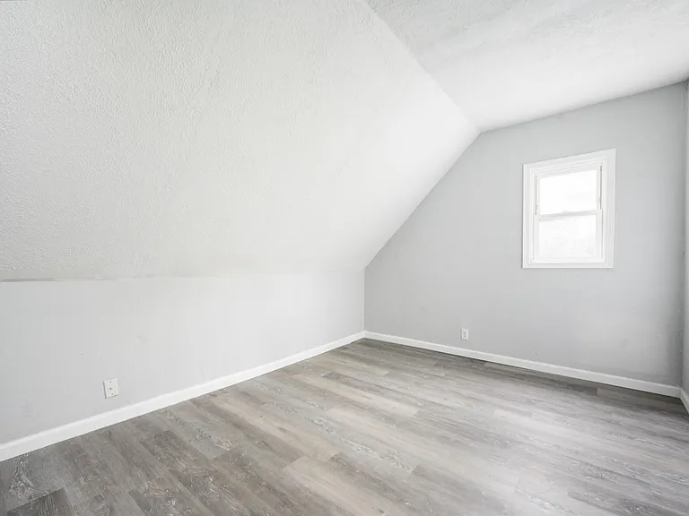 1601 N Webster St — Photo 5