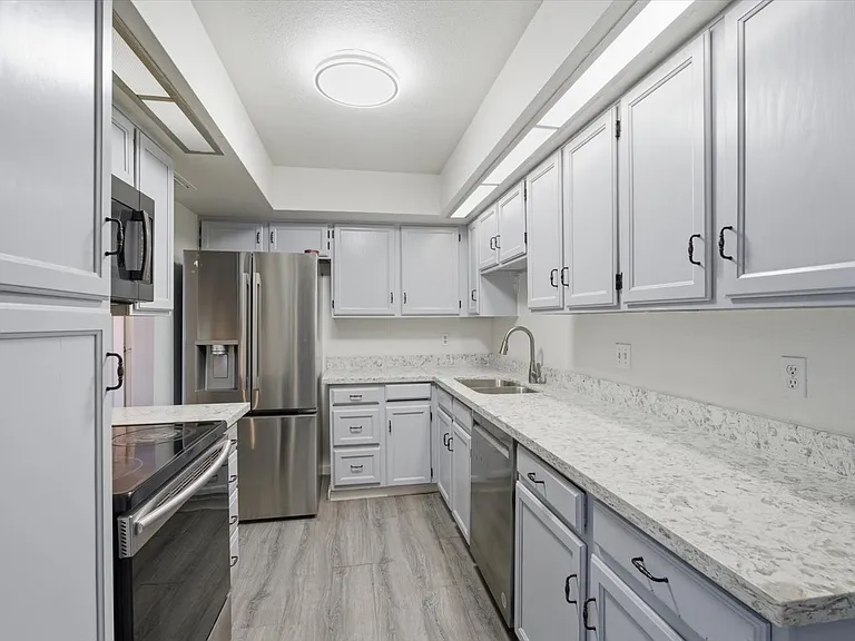 3102 E Clarendon Ave #110 — Photo 17