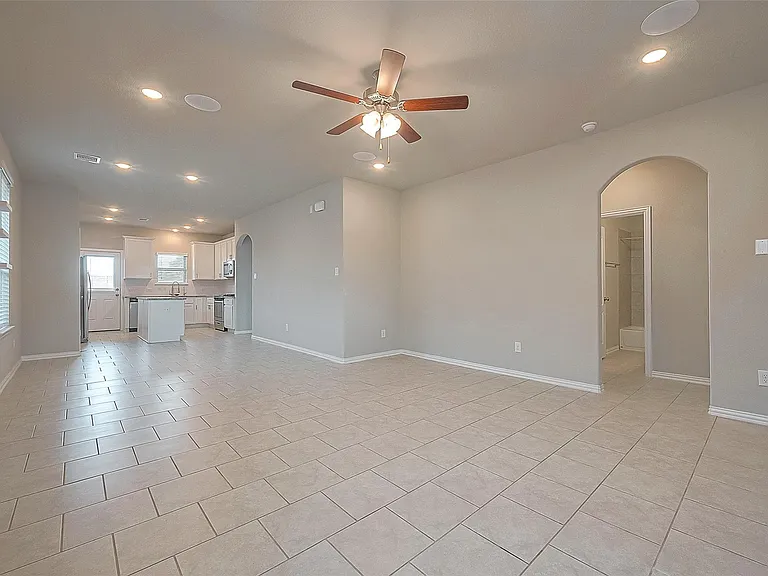 7446 French Quarter Ct — Photo 6