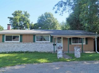 309 Illinois Ave, Spring Bay, IL 61611