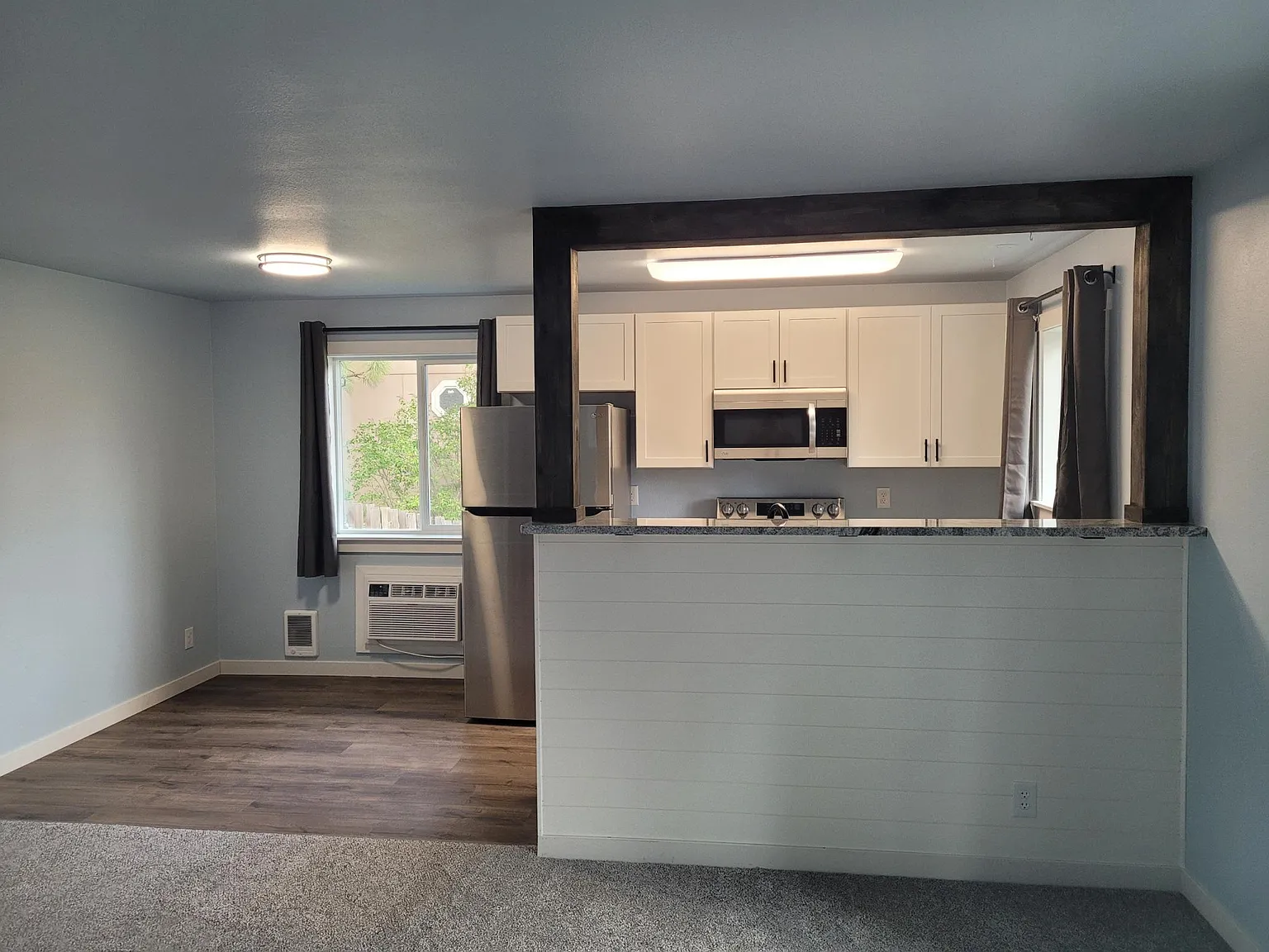 2 bed, 806 sqft, $1,700 — Photo 2