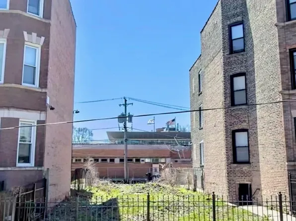 1443 E 66th Pl, Chicago, IL 60637