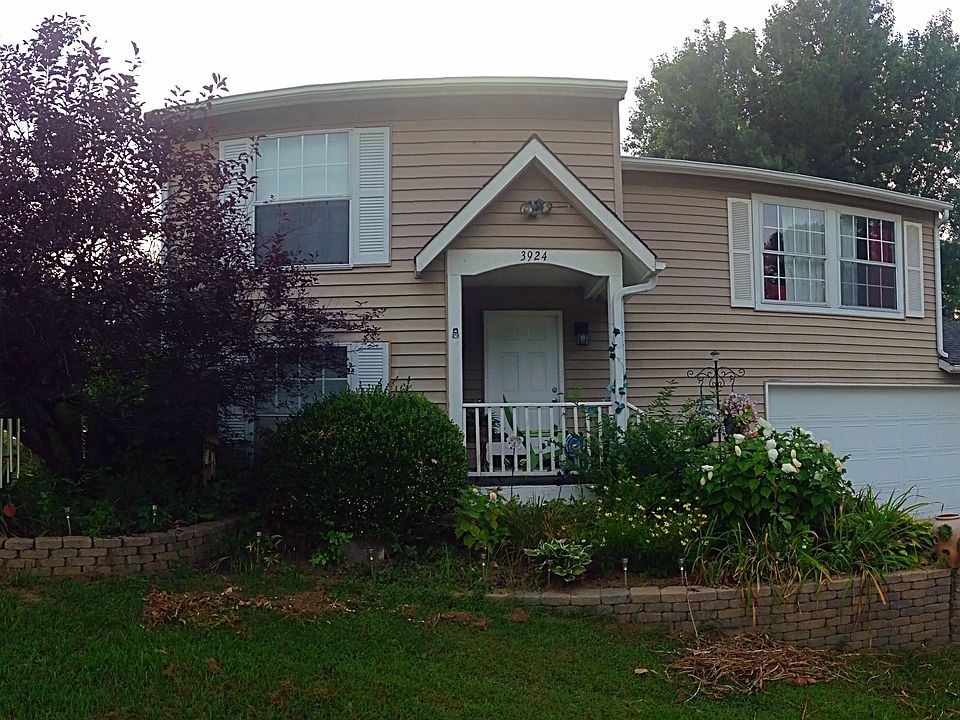 1st image of 3924 S Woodmere Pl