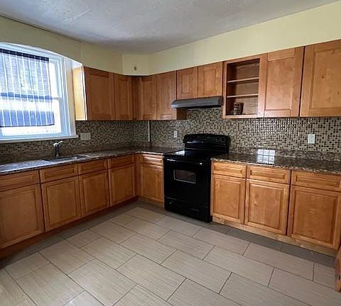 5th image of 3321 Guilford St