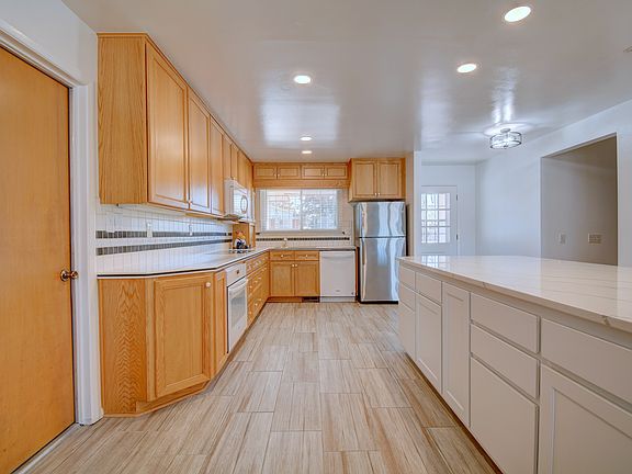 5th image of 7109 Pickard Ave NE