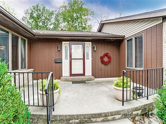 4th image of 1650 Pinecrest Dr
