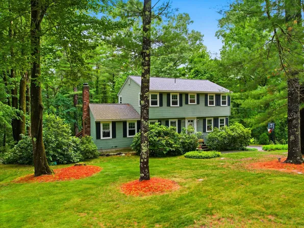 9 King Edward Drive, Londonderry, NH 03053