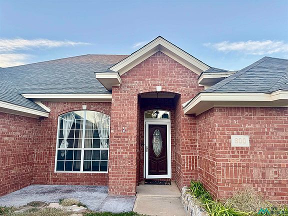 2nd image of 600 Chanticleer Pl