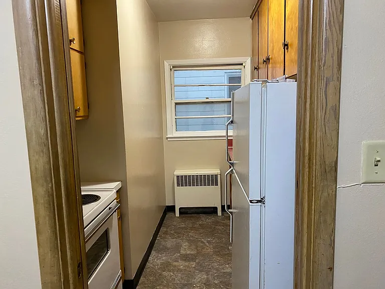 227 Central Ave S — Photo 6