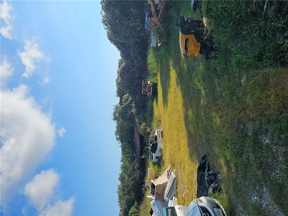 2nd image of 2082 4th St