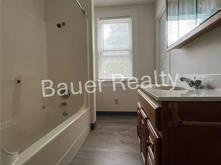 629 Cottage St — Photo 11