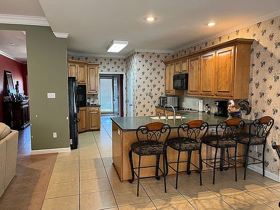 5th image of 7 Summer Hill Dr
