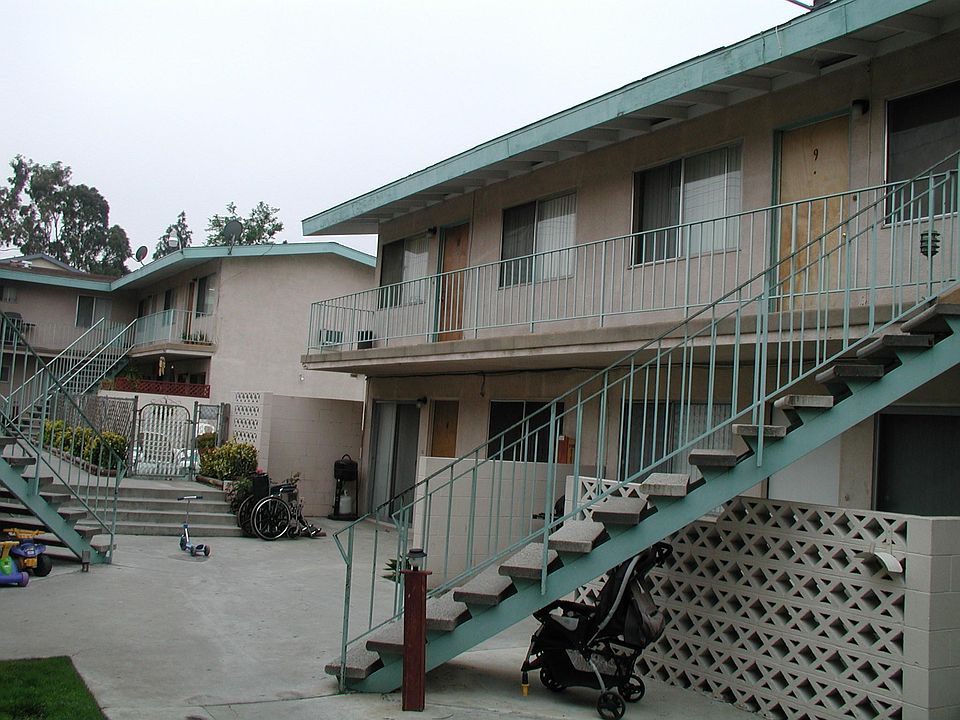 2nd image of 1330 W 8th St APT 1