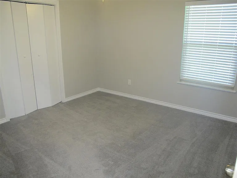 3504 Roanoke Dr — Photo 17