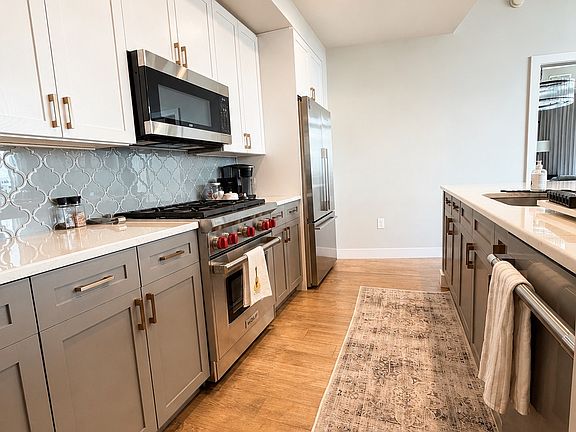 2nd image of 900 20th Ave S APT 1115