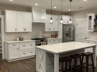 505 Benstone Dr, Calhoun, GA 30701