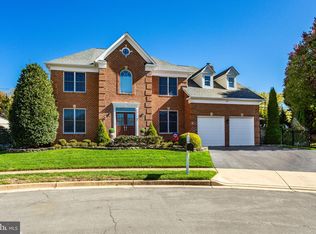 600 Carters Glen Ct SW, Vienna, VA 22180