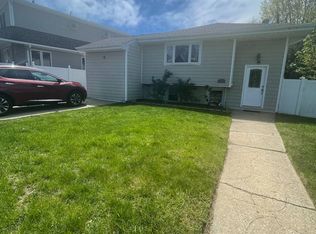 1996 Newbridge Rd #LL, Bellmore, NY 11710