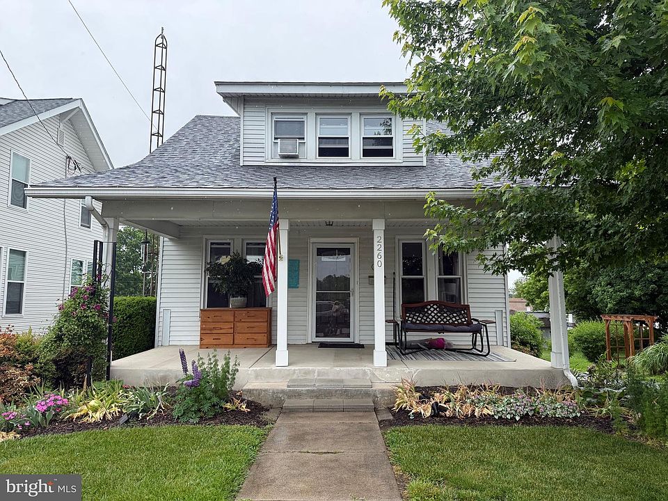 1st image of 2260 Boas St