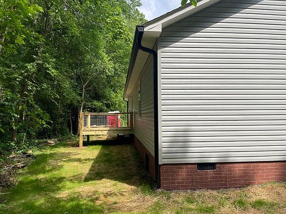 5th image of 2530 Carroll Ave SE