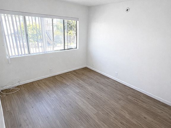 5th image of 3500 W 63rd St #7