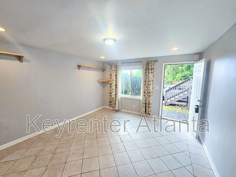 1 bed, 1.0 bath, $1,100 — Photo 4