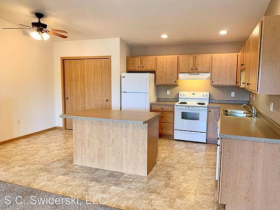 3rd image of 3500 Willow Dr #55