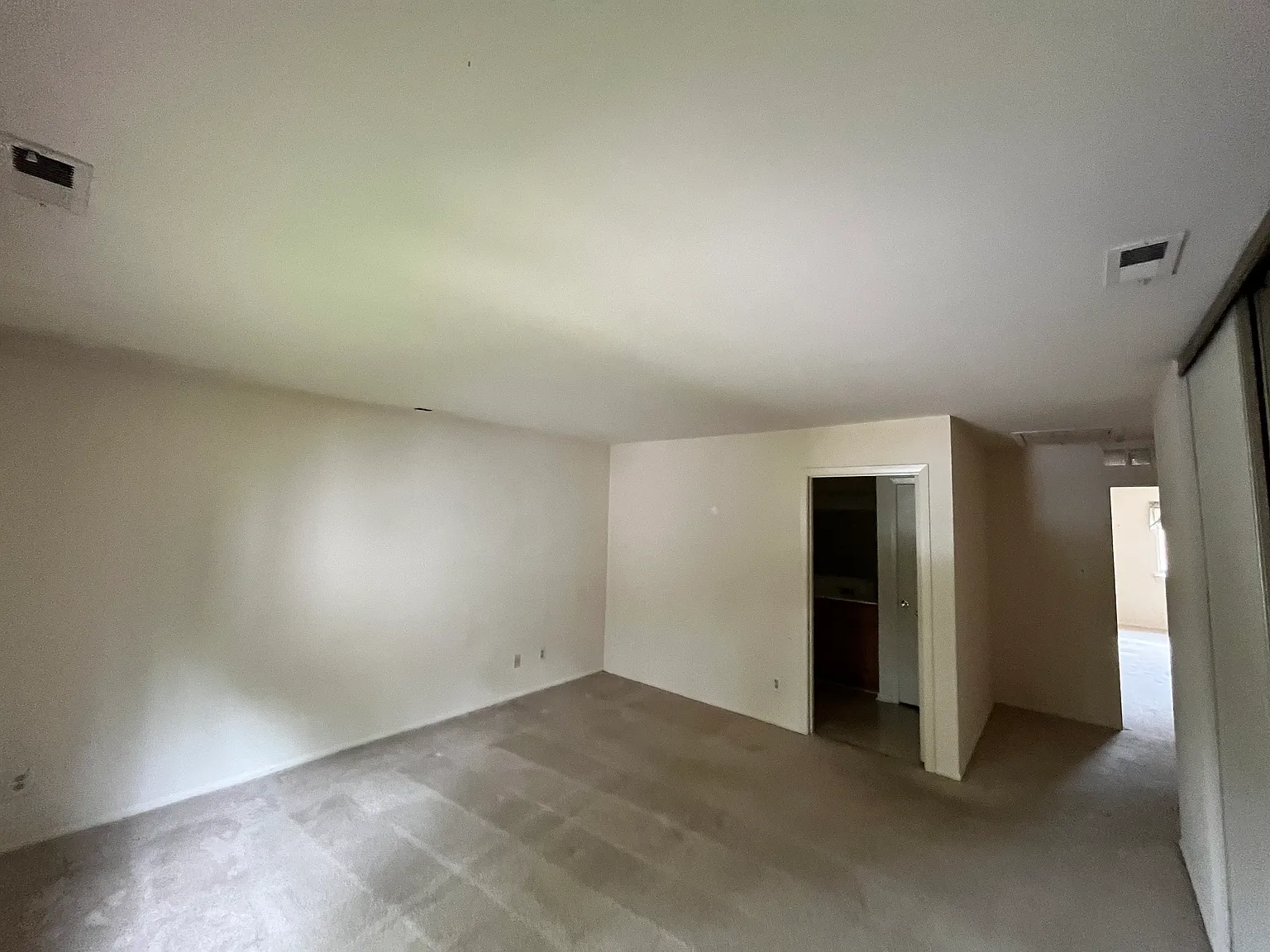 2 bed, 1176 sqft, $2,200 — Photo 2