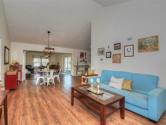5th image of 614 S Edgemon Ave